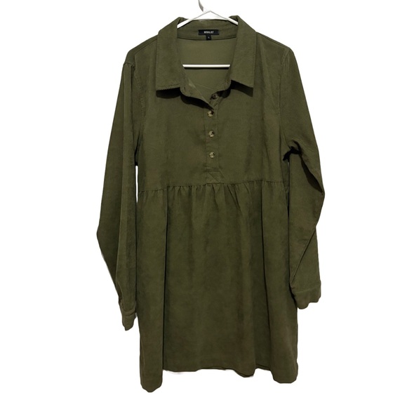 Wishlist Dresses & Skirts - Wishlist Long Sleeve Green Corduroy Type Dress with Pockets - Size Large